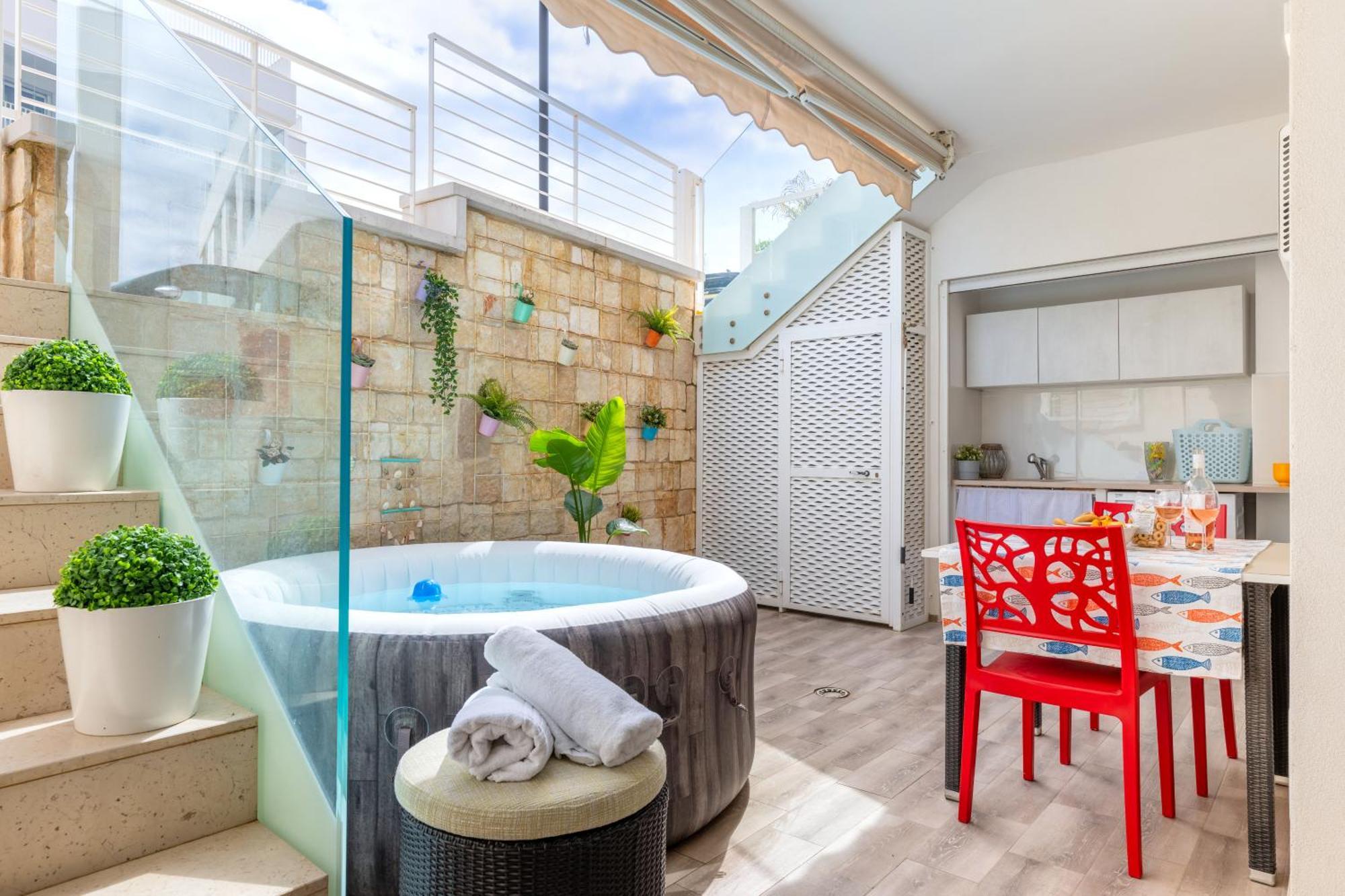 Cozy Marine Apt With Jacuzzi - 250Mt From Sea Polignano a Mare Eksteriør billede